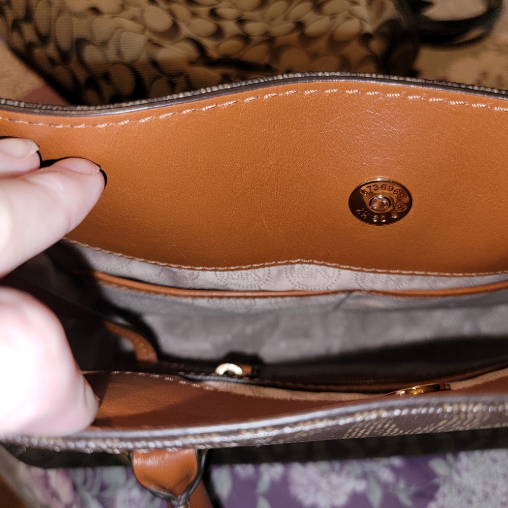 Purses - Picture 2 of 4